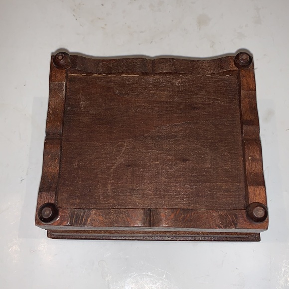 Vintage Hand Carved Footed Wooden Trinket Box - Picture 7 of 9